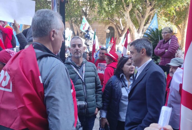 Sciopero generale CGIL e UIL: a Cagliari a fianco dei lavoratori e le lavoratrici.